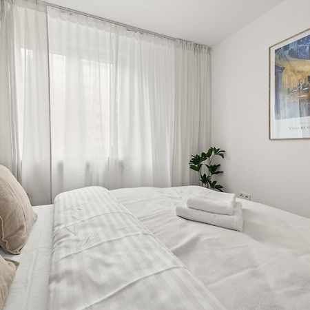 Rentplanet - Apartamenty Przy Palacu Kultury I Nauki Варшава Экстерьер фото
