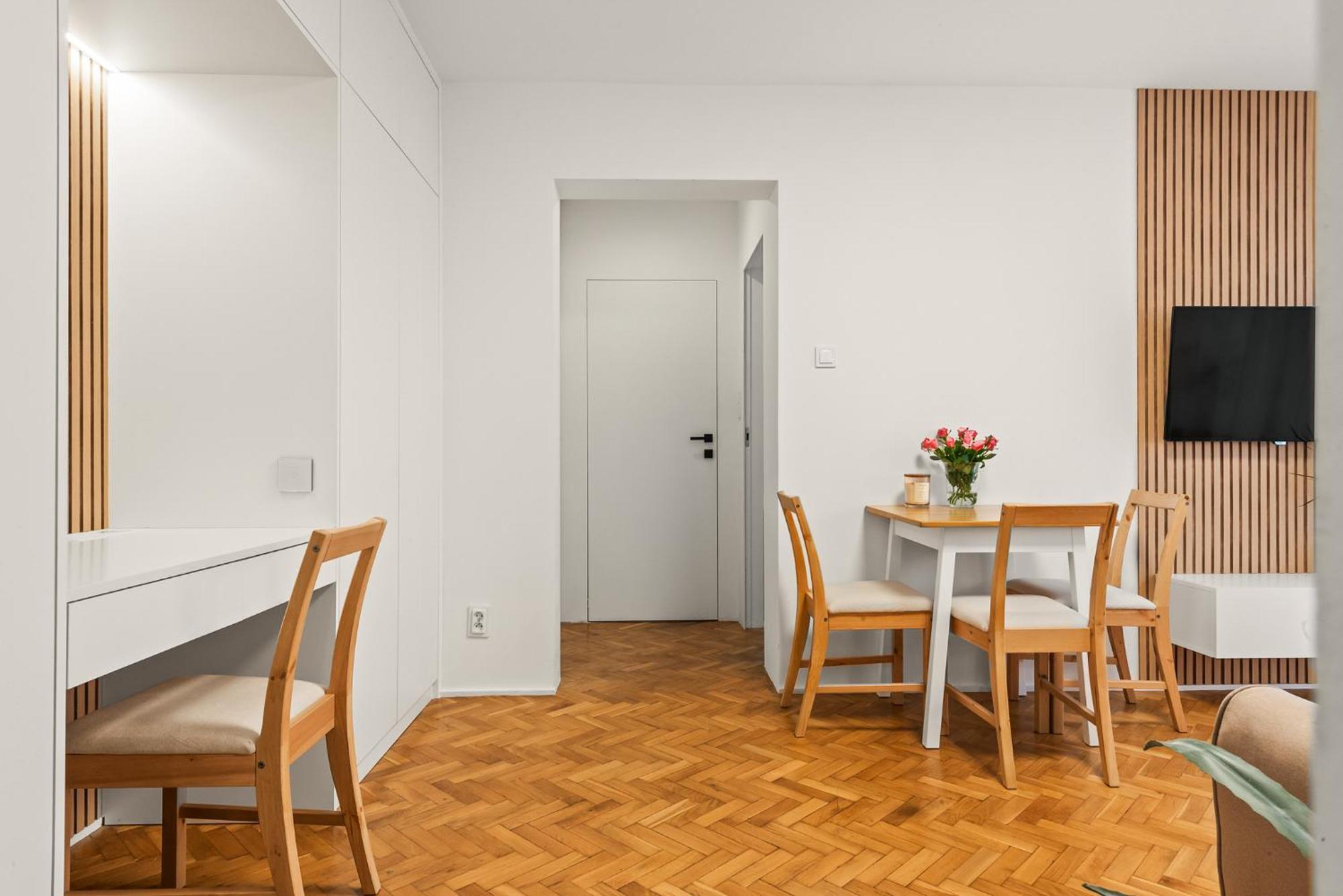 Rentplanet - Apartamenty Przy Palacu Kultury I Nauki Варшава Экстерьер фото